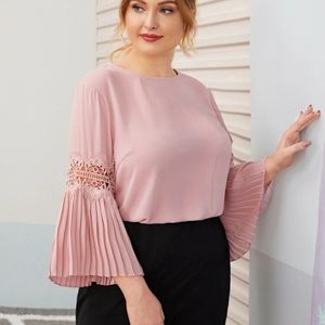 NWOT Sheer Pleated Lace Sleeve Top w/ Keyhole Back